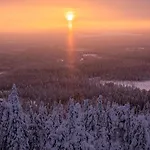 Kelo 24, Kahden Makuuhuoneen Kelomoekki Syoetteellae, Valaistun Ladun Vieressae Pudasjarvi