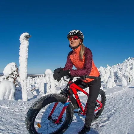 Σπίτι διακοπών Kelo 24, Kahden Makuuhuoneen Kelomoekki Syoetteellae, Valaistun Ladun Vieressae