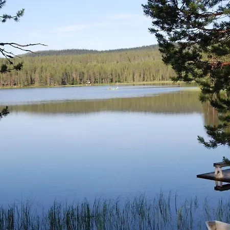 Kelo 24, Kahden Makuuhuoneen Kelomoekki Syoetteellae, Valaistun Ladun Vieressae Ferienhaus *