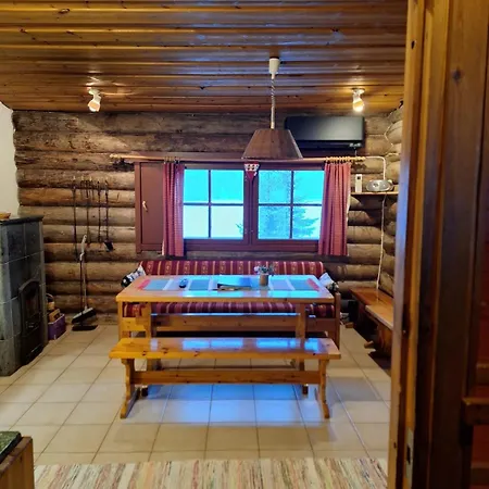 Kelo 24, Kahden Makuuhuoneen Kelomoekki Syoetteellae, Valaistun Ladun Vieressae