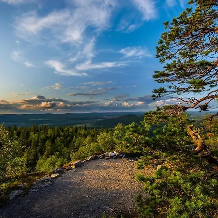 Kelo 24, Kahden Makuuhuoneen Kelomoekki Syoetteellae, Valaistun Ladun Vieressae Ferienhaus *