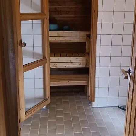Ferienhaus Kelo 24, Kahden Makuuhuoneen Kelomoekki Syoetteellae, Valaistun Ladun Vieressae