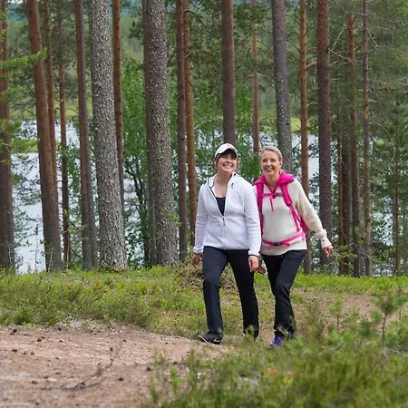 Ferienhaus Kelo 24, Kahden Makuuhuoneen Kelomoekki Syoetteellae, Valaistun Ladun Vieressae