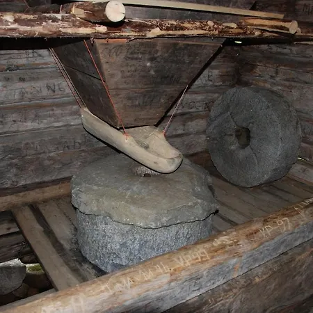 Σπίτι διακοπών Kelo 24, Kahden Makuuhuoneen Kelomoekki Syoetteellae, Valaistun Ladun Vieressae