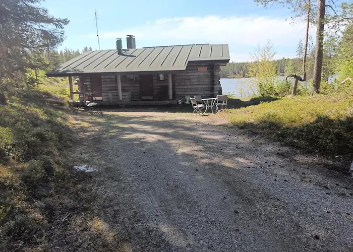 Kelo 24, Kahden Makuuhuoneen Kelomoekki Syoetteellae, Valaistun Ladun Vieressae *