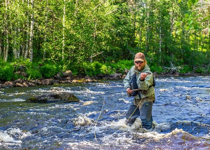 Tatil Evi Kelo 24, Kahden Makuuhuoneen Kelomoekki Syoetteellae, Valaistun Ladun Vieressae *
