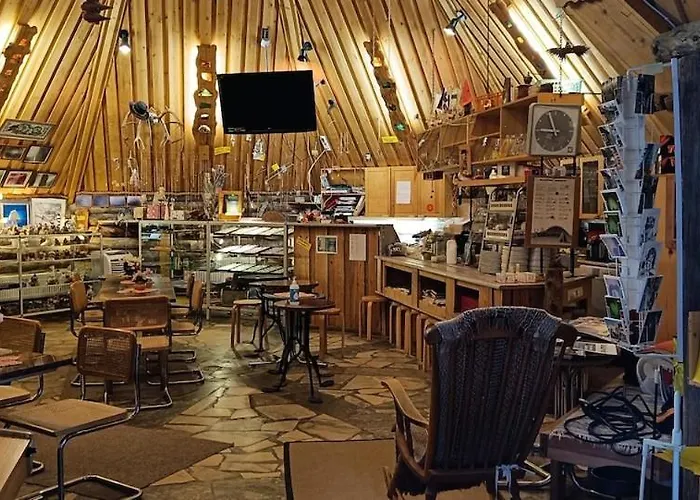 Kelo 24, Kahden Makuuhuoneen Kelomoekki Syoetteellae, Valaistun Ladun Vieressae Tatil Evi Pudasjarvi