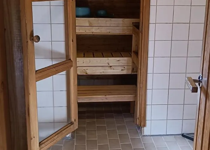 Tatil Evi Kelo 24, Kahden Makuuhuoneen Kelomoekki Syoetteellae, Valaistun Ladun Vieressae