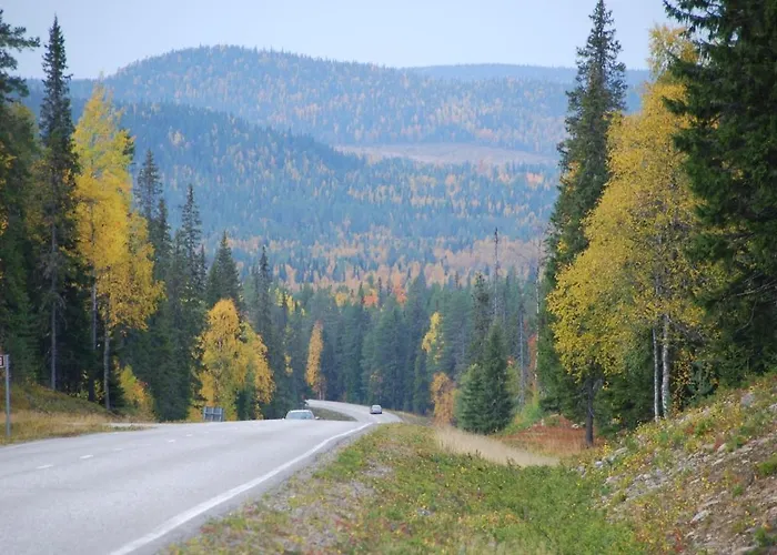 Kelo 24, Kahden Makuuhuoneen Kelomoekki Syoetteellae, Valaistun Ladun Vieressae *